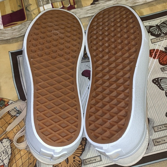 VANS CUSTOM-MADE SHOES. WOMEN'S 5. Men's 3.5. BRAND NEW. HIGHT FLATFORM NWT. - Picture 6 of 11